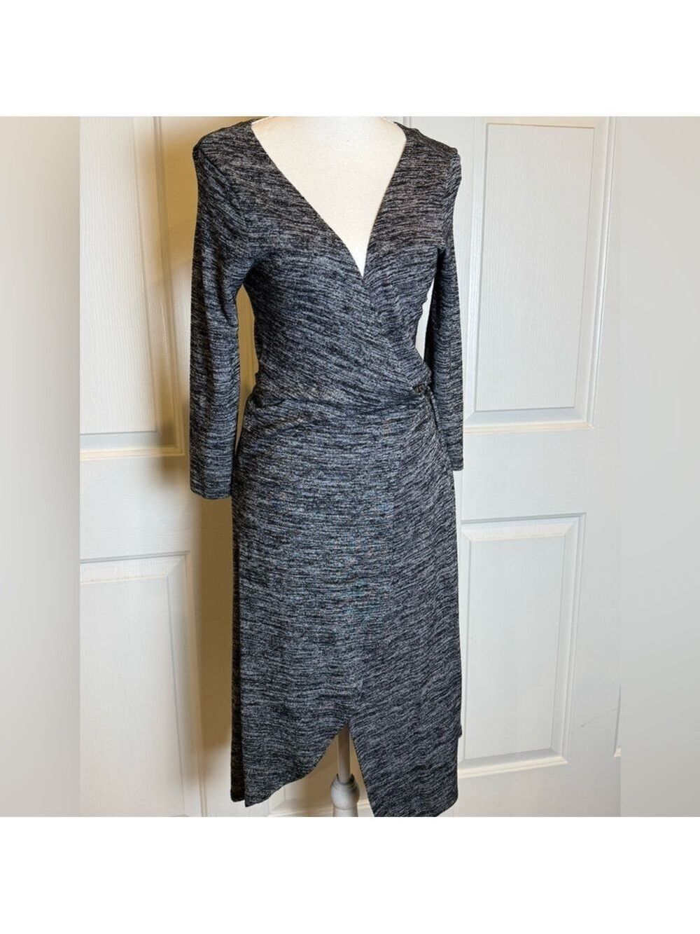 Forever 21 Wrap Dress Small Gray Knit Long Sleeve Faux Wrap Midi - Picture 3 of 7